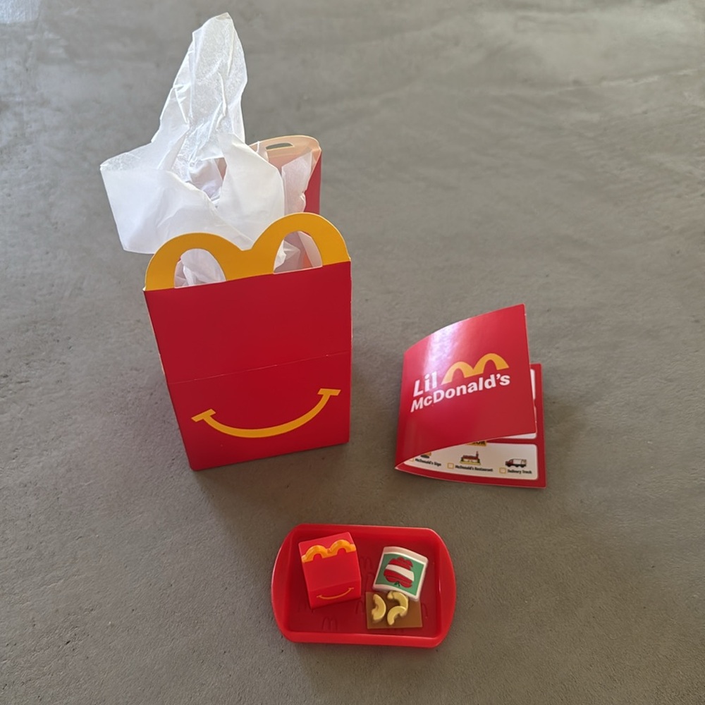 NWT MCDONALD’S LIL MCDONALD’S HAPPY MEAL TOY AND APPLE SLICES NO. 18